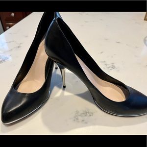 Vince Camuto pumps. Like new.